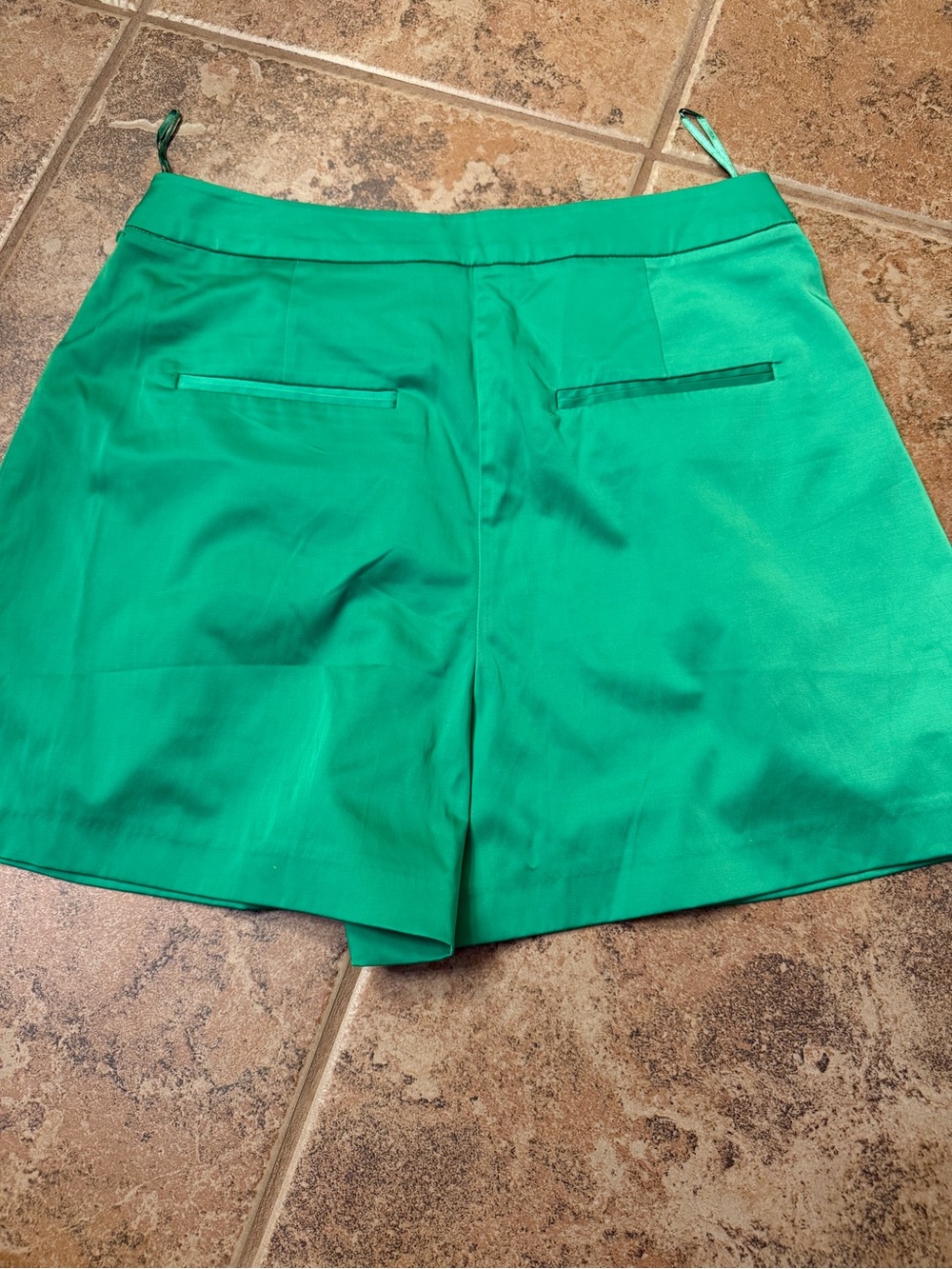 Zara Emerald Green High-Waist Pleated Women's Shorts - Picture 3 of 3